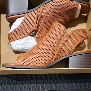 FRYE AND CO. Brown Perforated Mules
